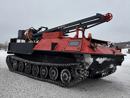 МТЛБУ с буровой установкой